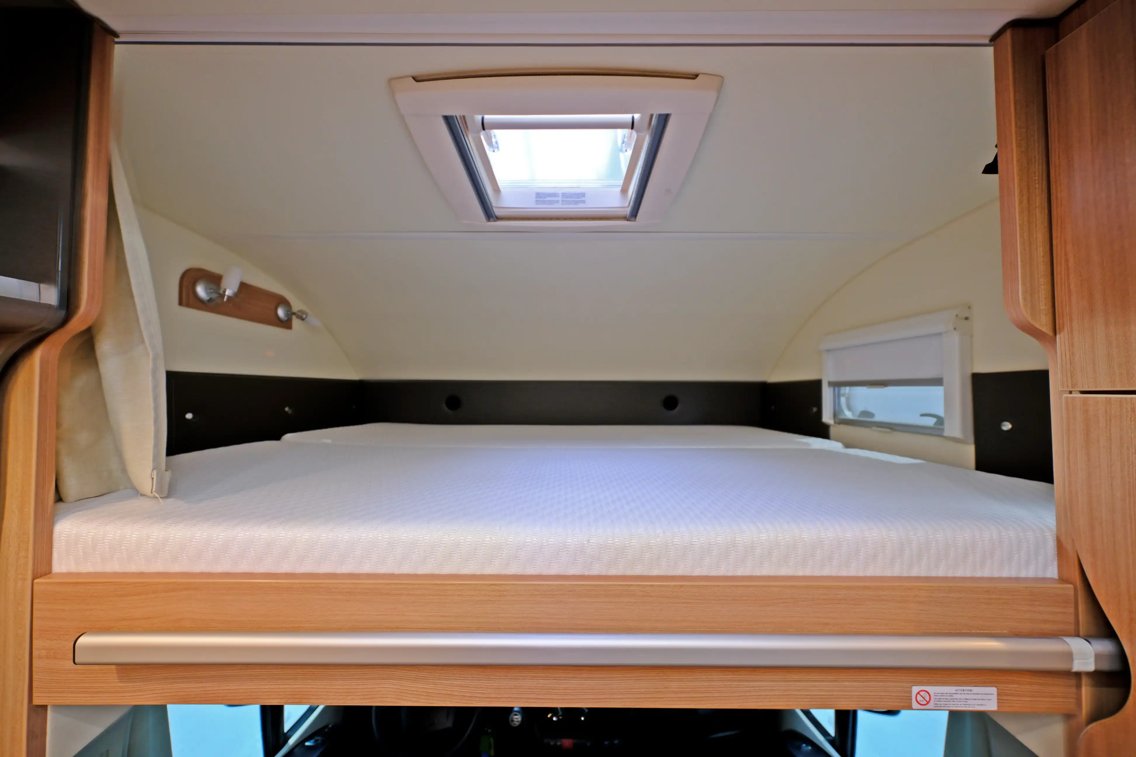 KNAUS Sky Traveller 650 DKG